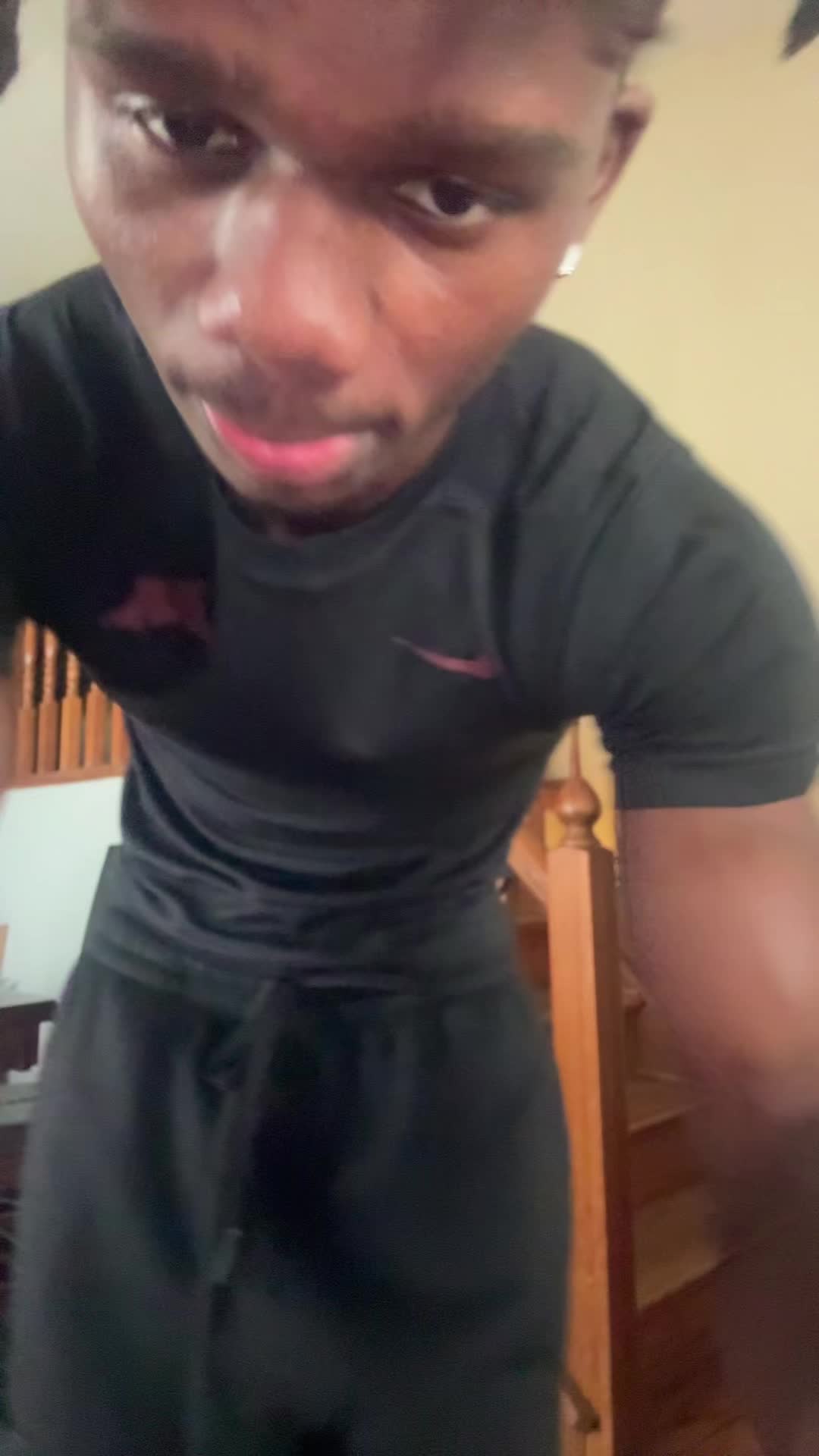 @apfourr