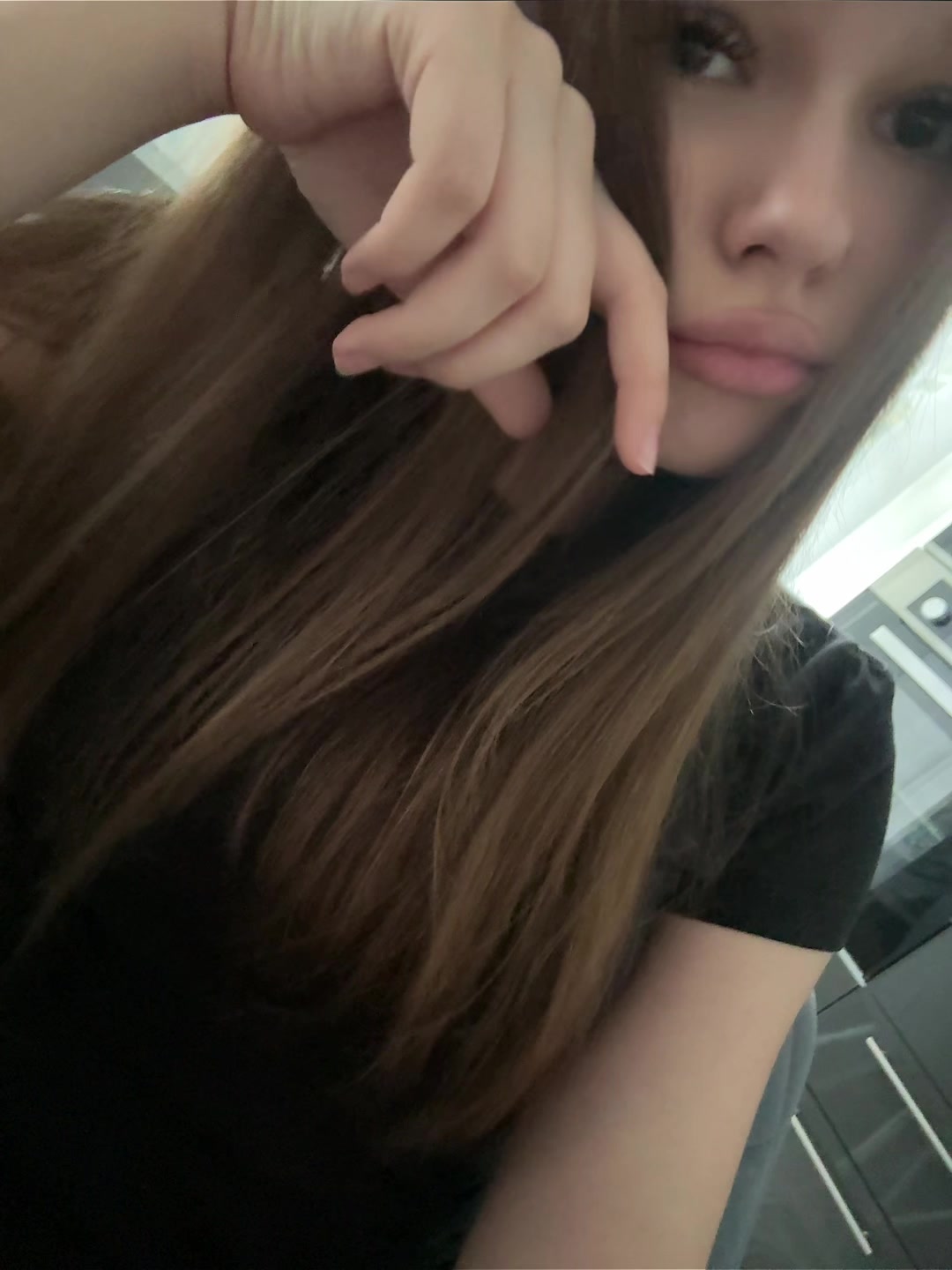 @vikkyqsqw