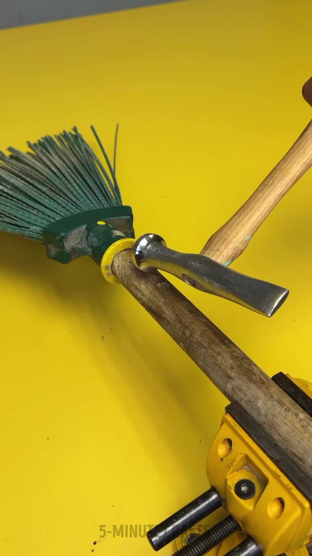 @5-Minute Decor