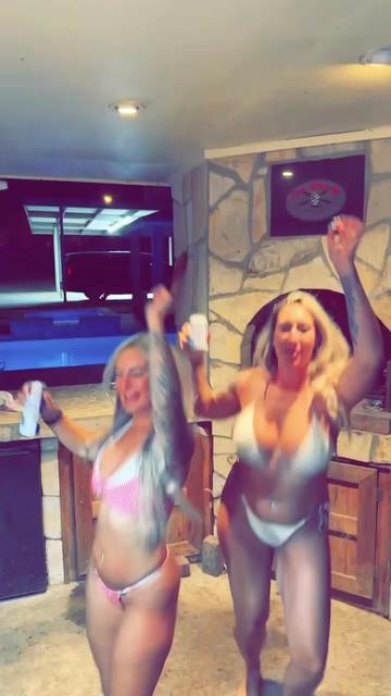 @sash402_