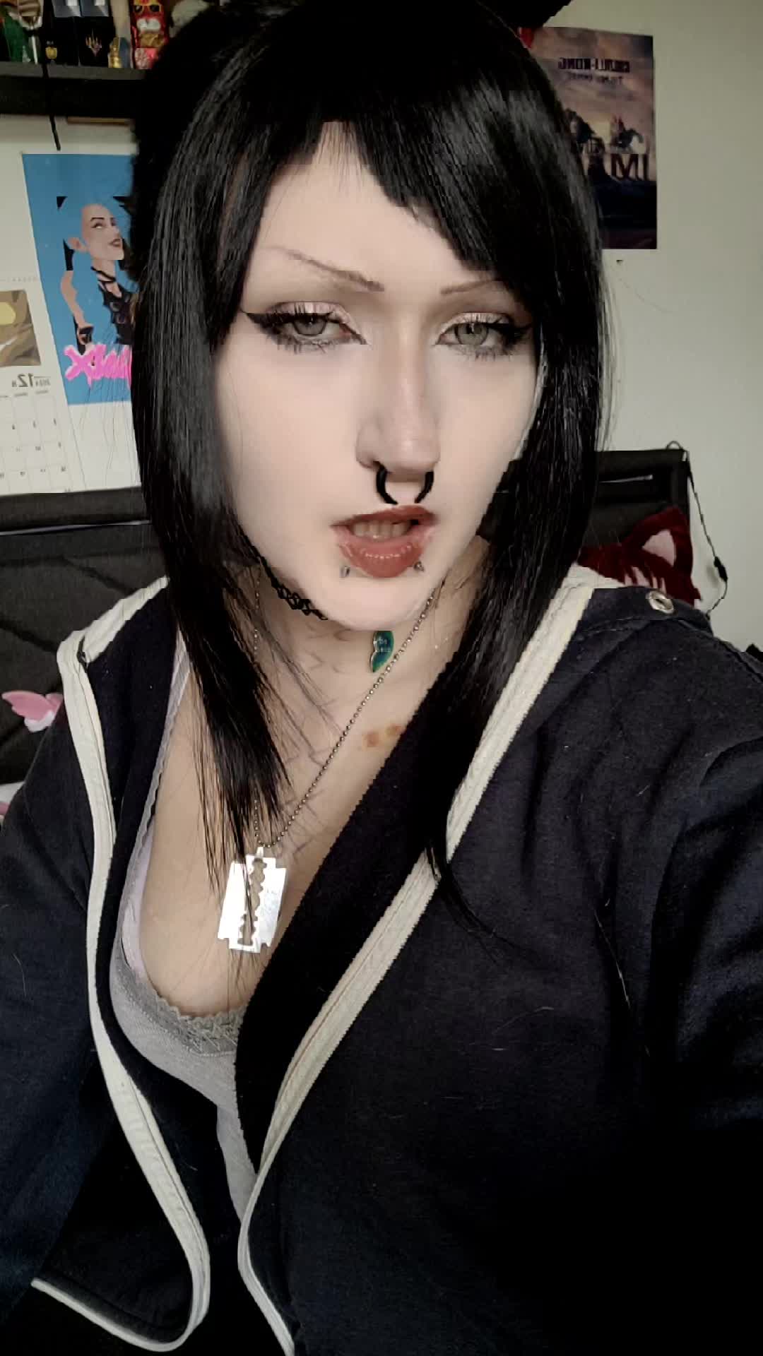 @⦻𝑲𝒊𝒕𝒕𝒚<3