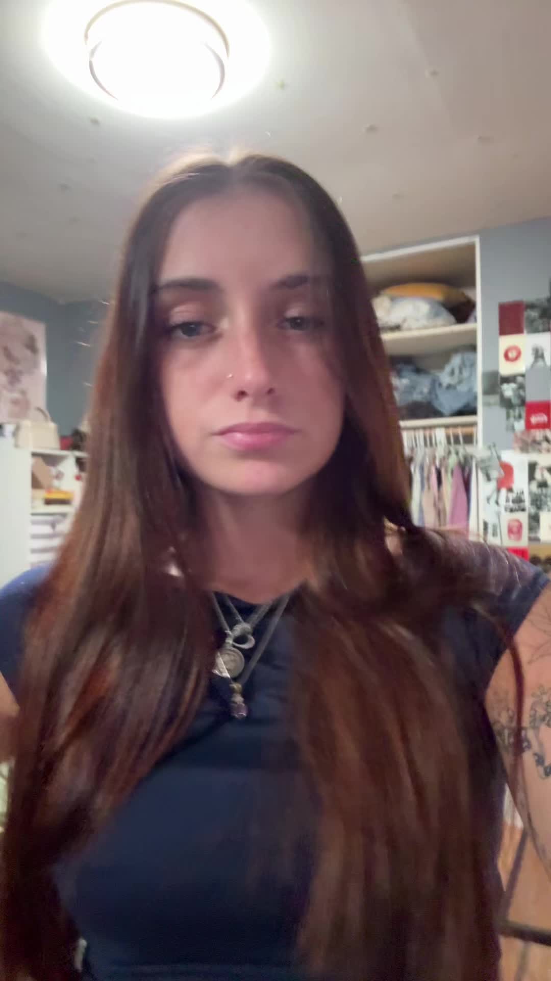 @annikaperryyy