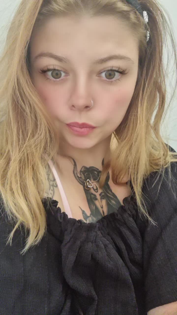 @Peach_Janina