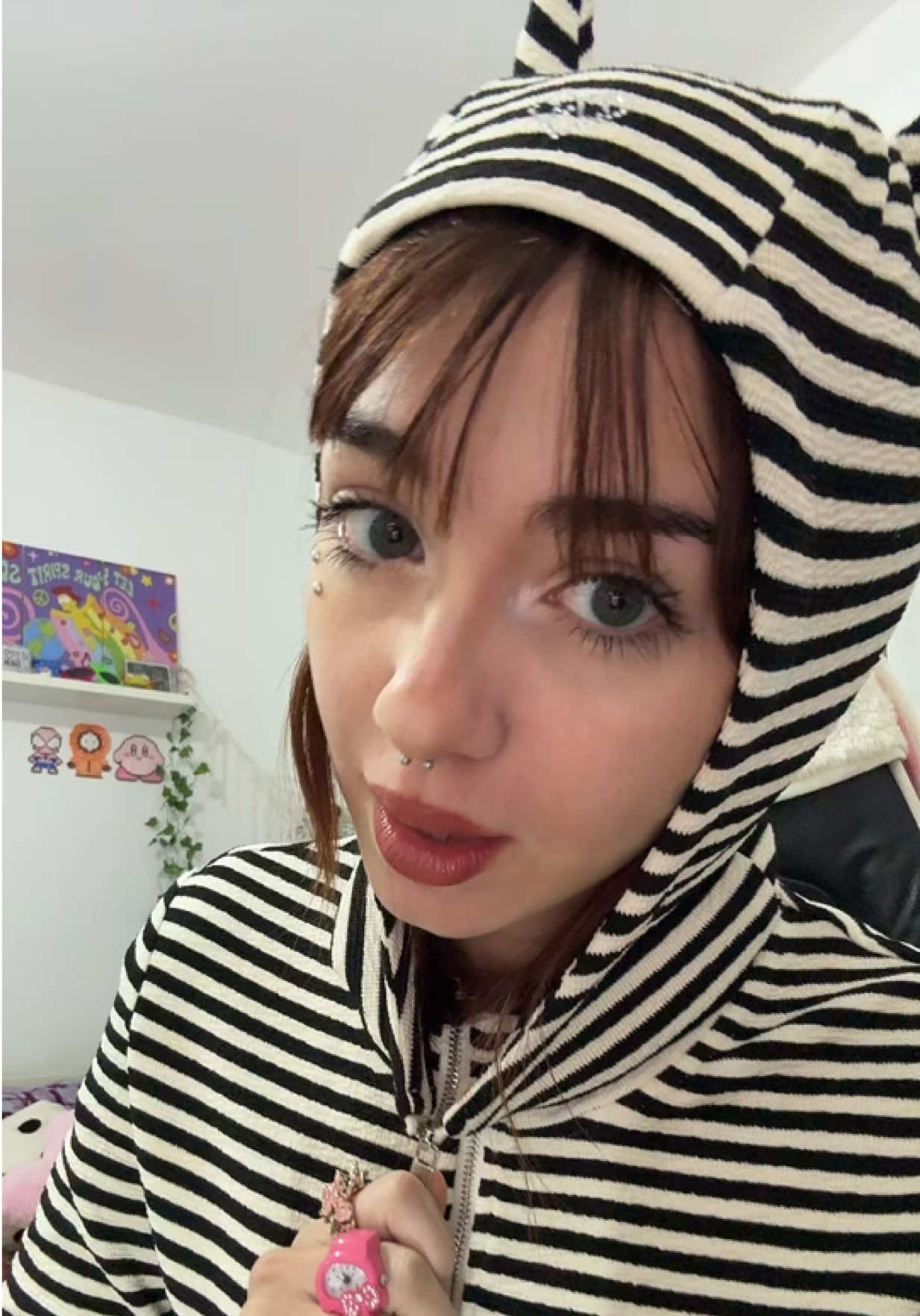 @vickyest