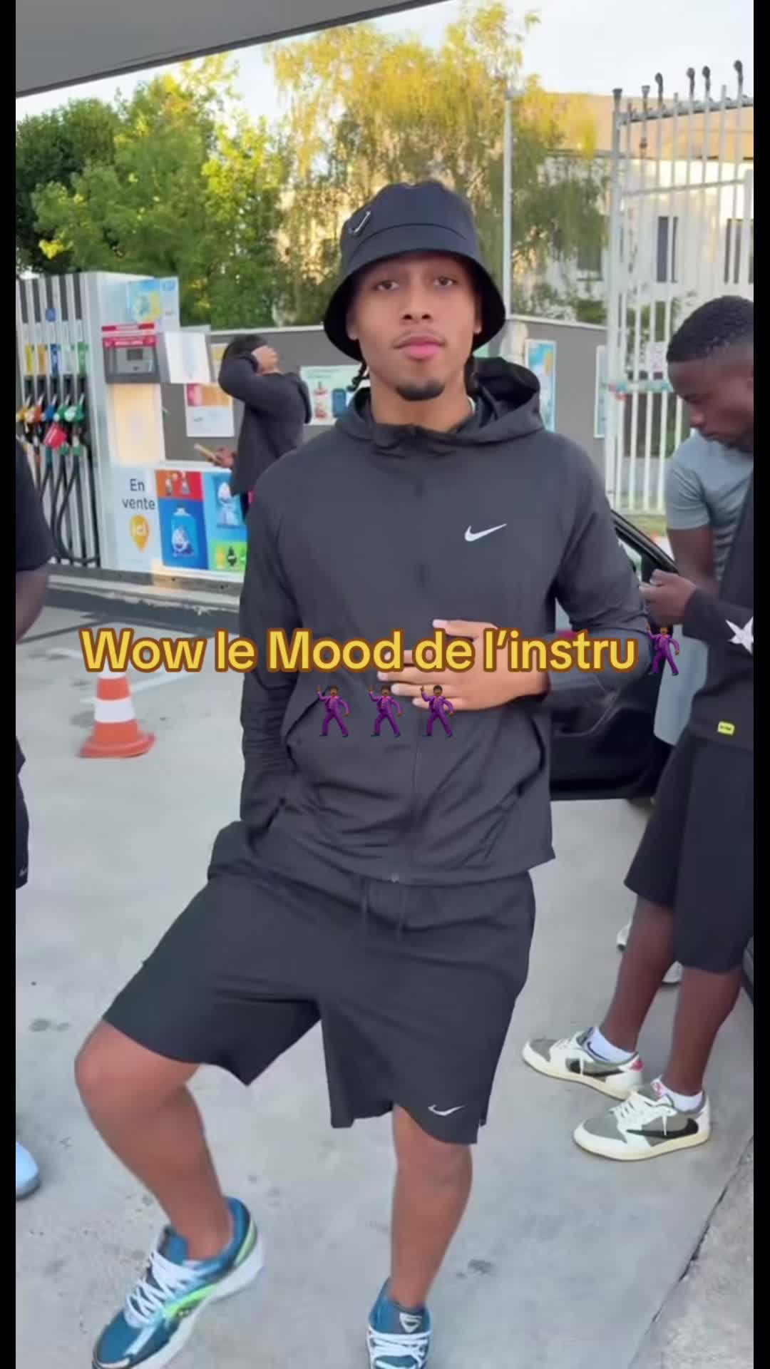 @W7zz19