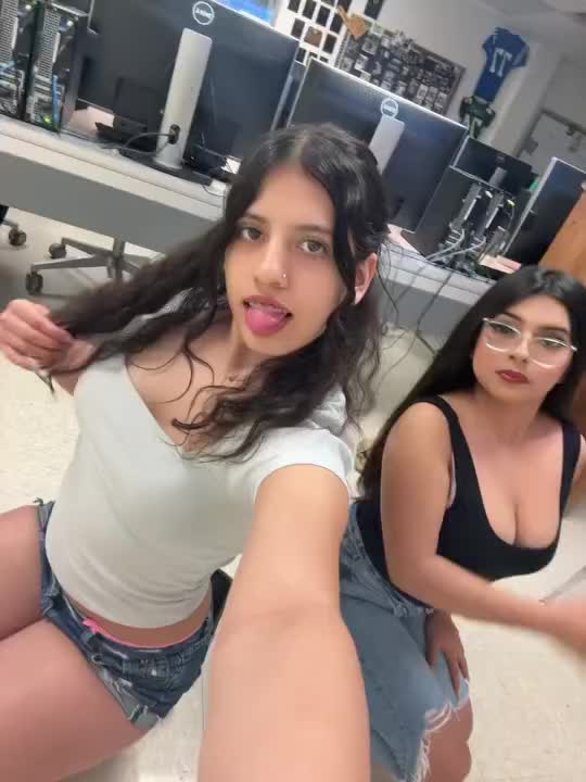 @🦄