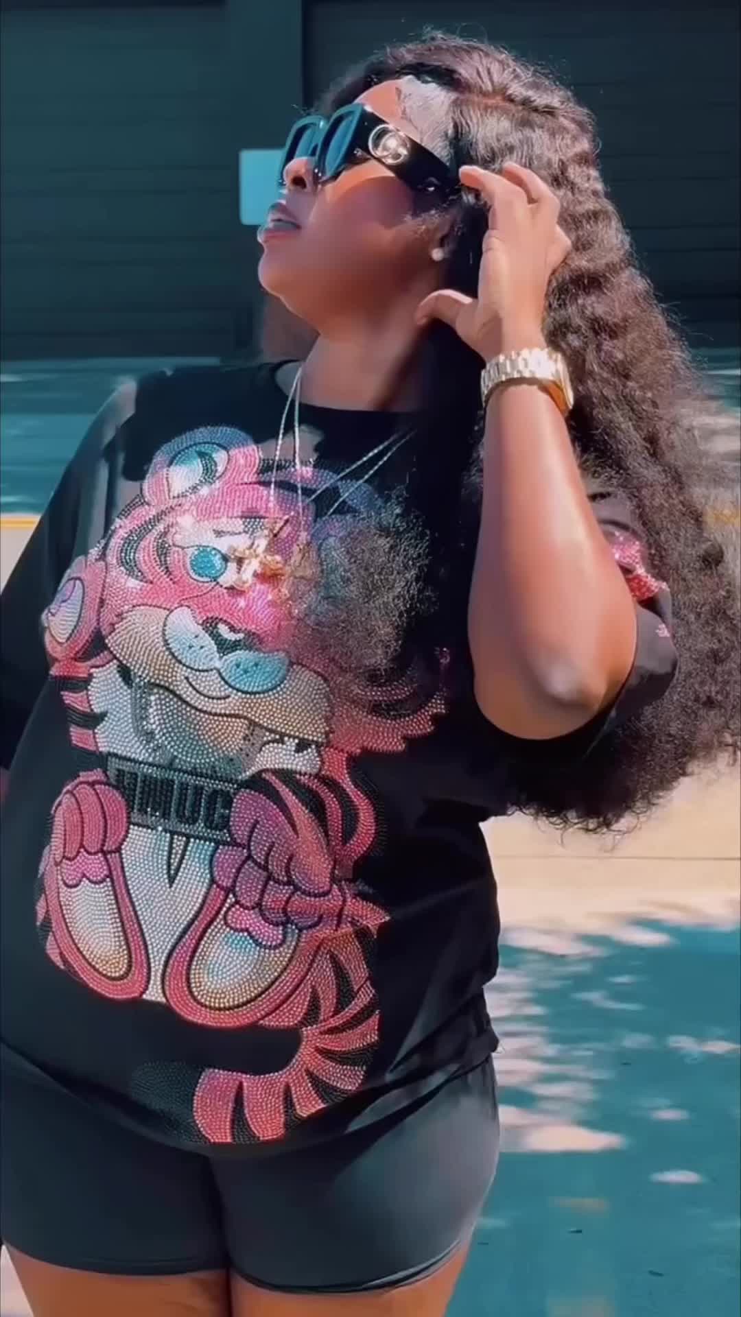 @Shetrendyzapparel