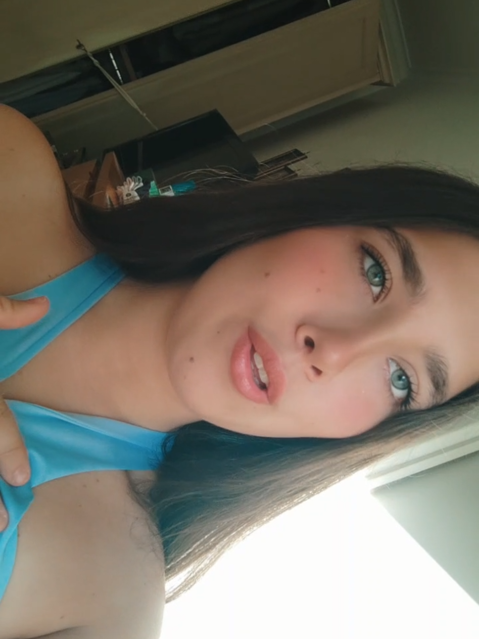 @_Sofia_