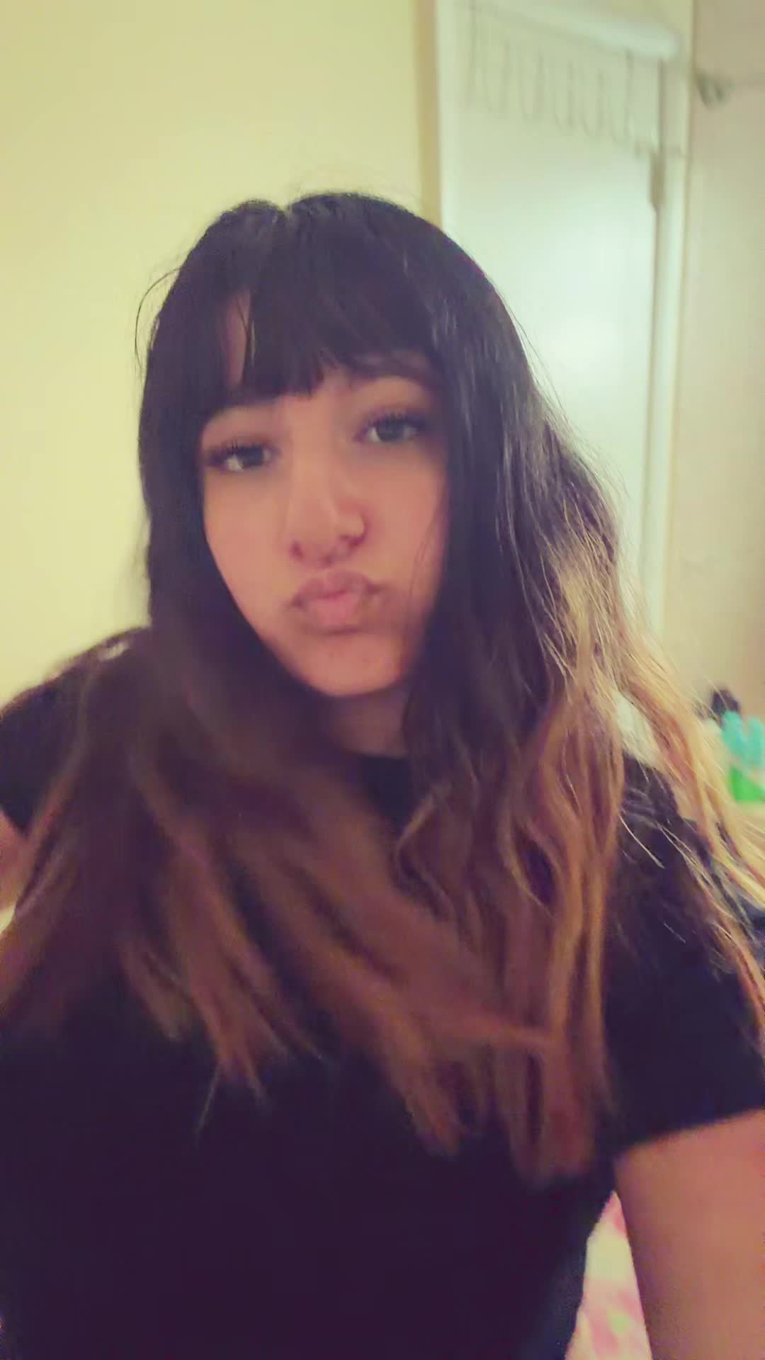 @sarahnextdoorgirl:)
