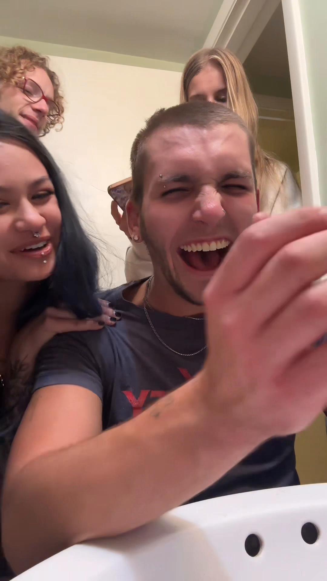 @GG