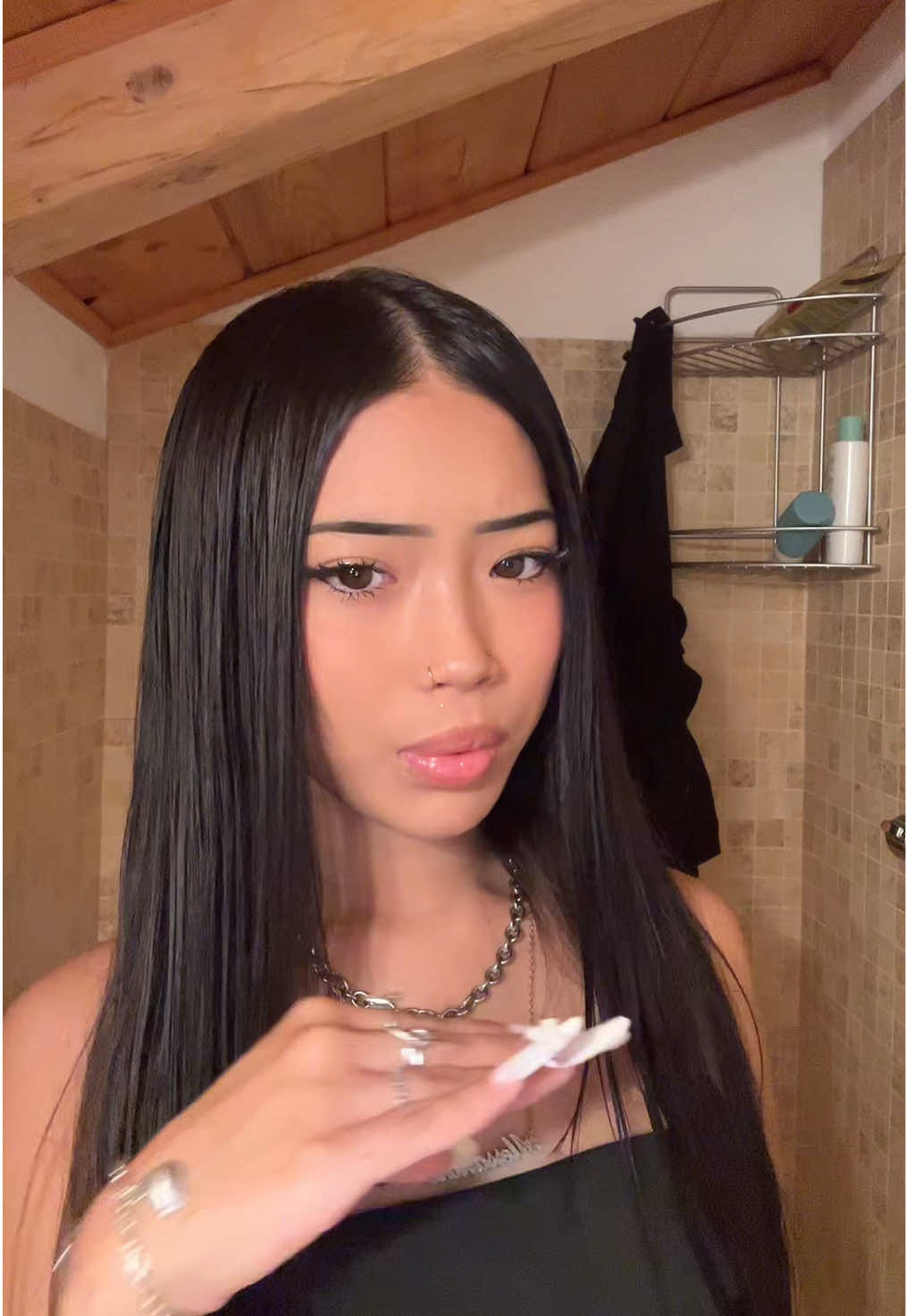 @𝘓𝘢𝘳𝘢 💕