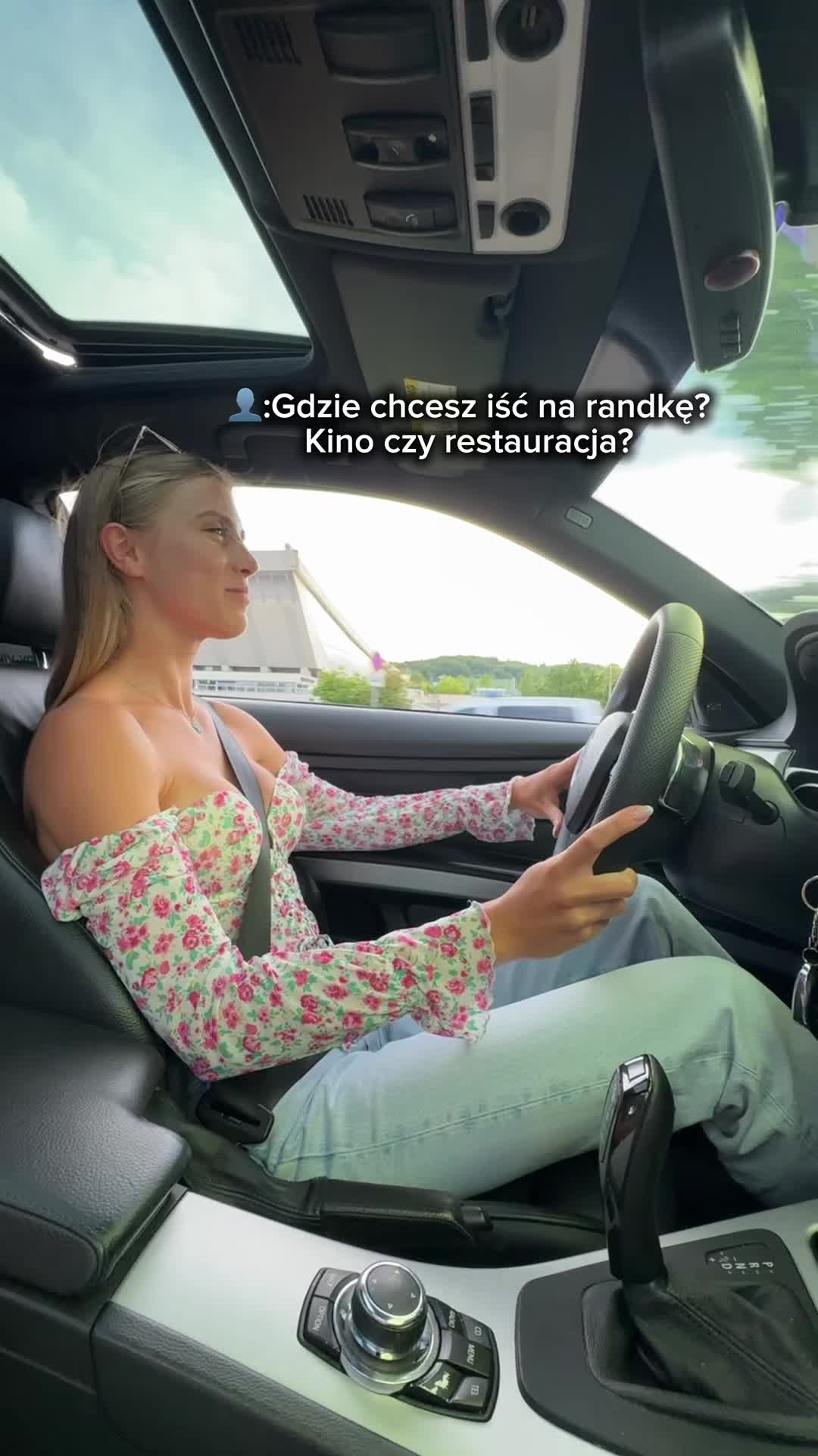 @lady_vikki_