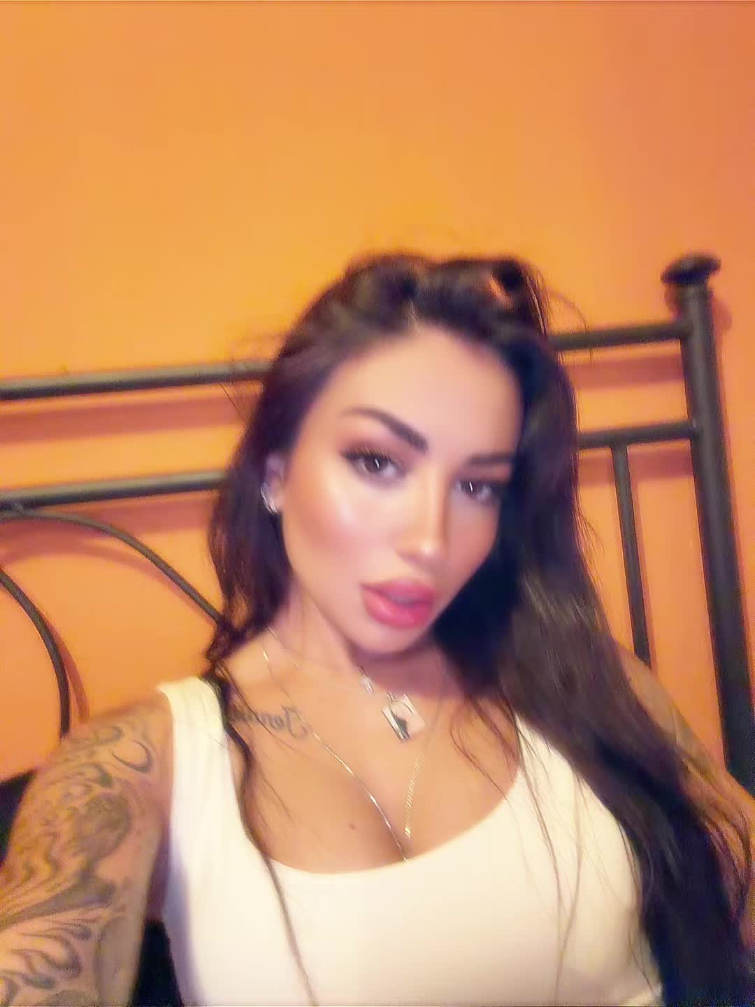 @SnowWhite🖤