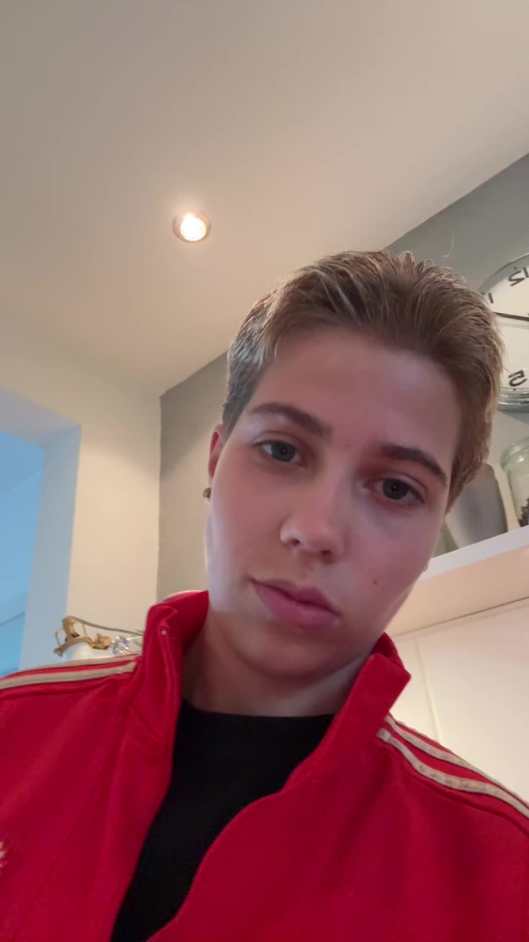 @Emi