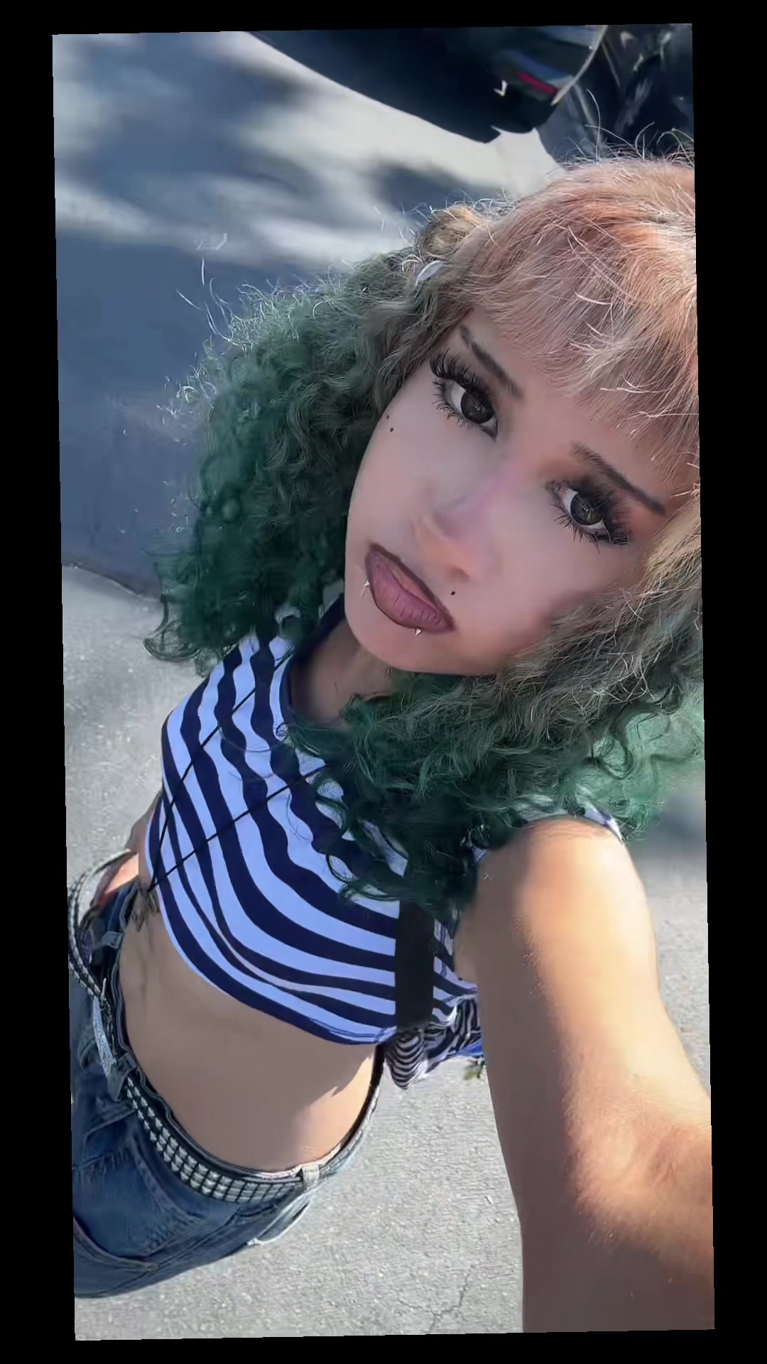 @☠︎︎