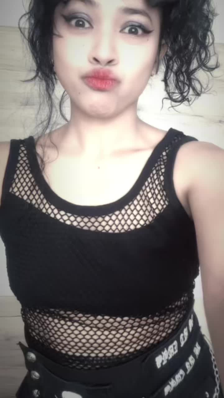 @vvalkyria