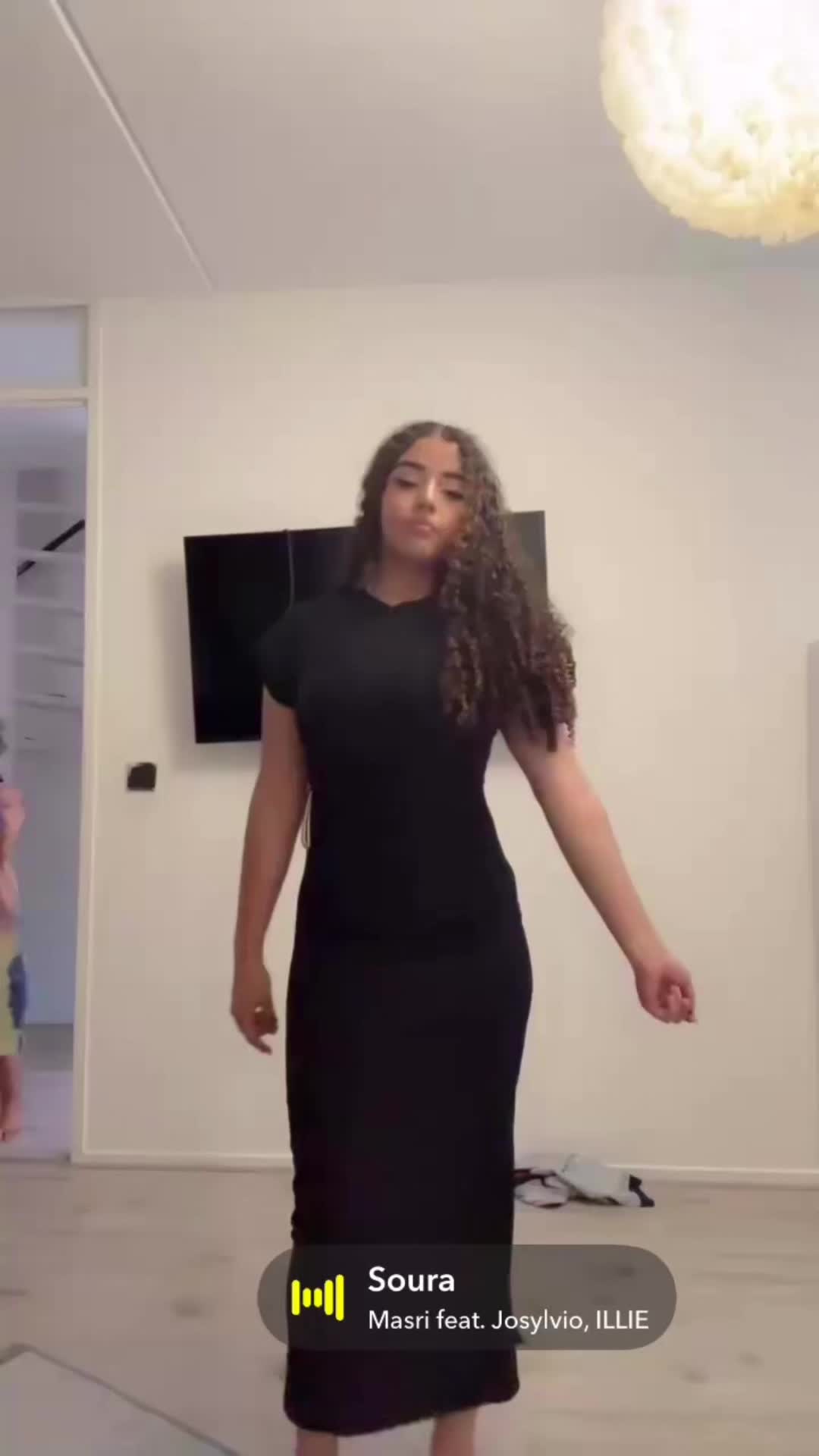 @لارا