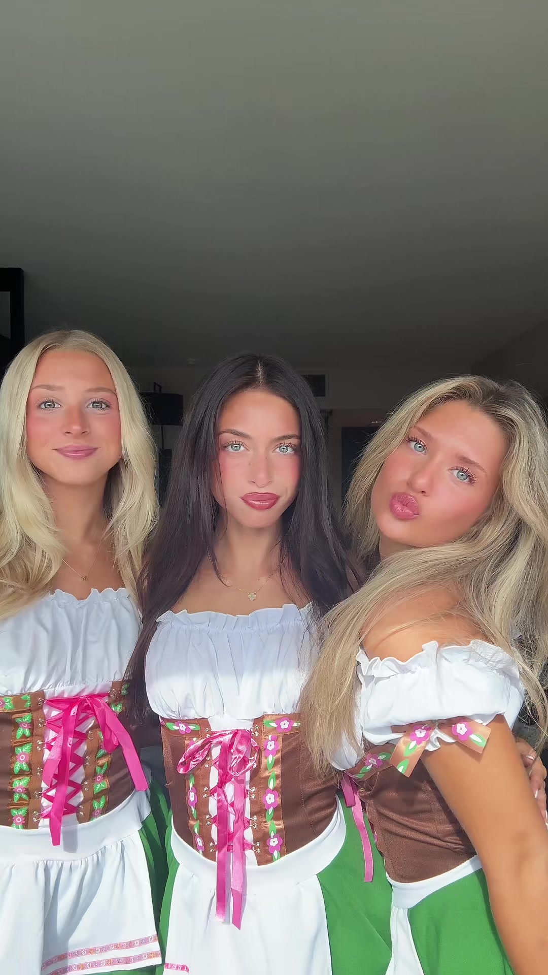 @molliesaftlas