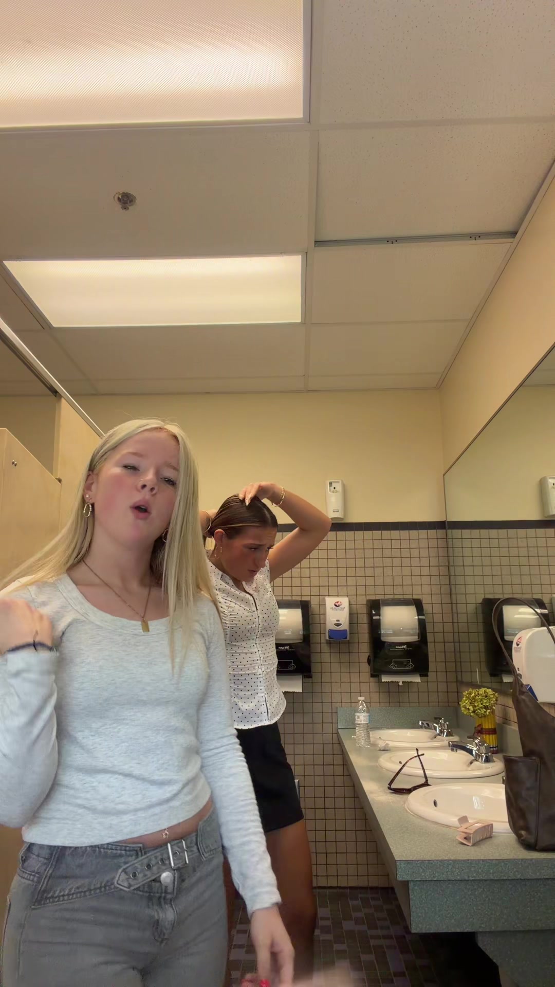 @haileyschwabbb