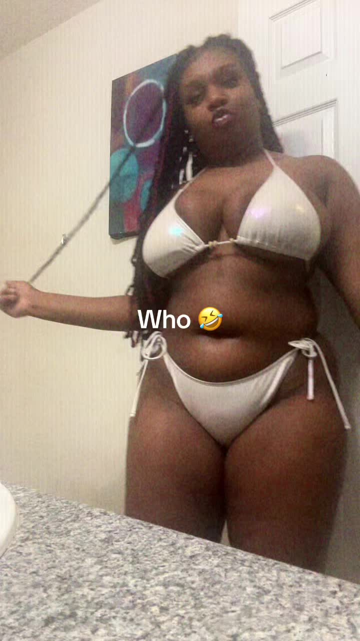 @Prettylil_ayanna15