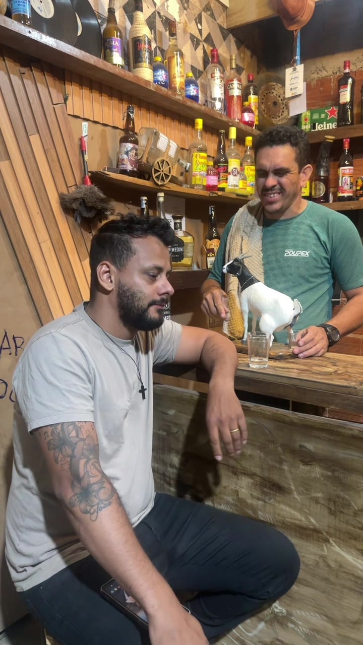 @Chicocom&eacute;diaCear&aacute;