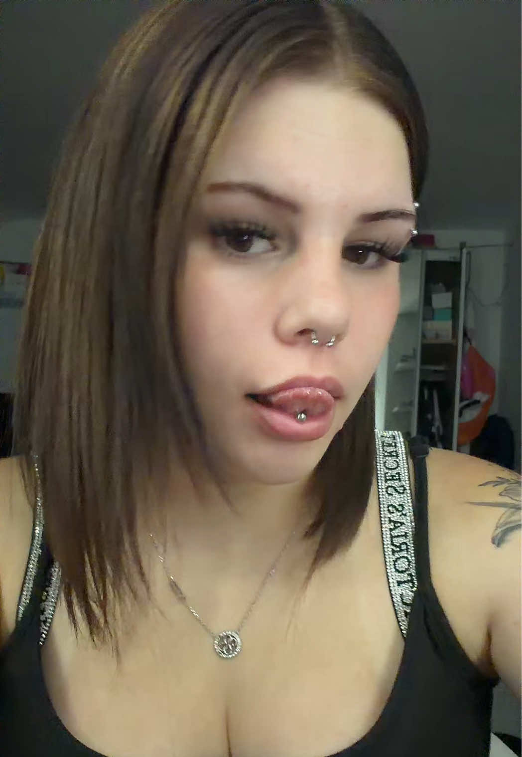 @𝐸𝑙𝑒𝑛𝑎💋