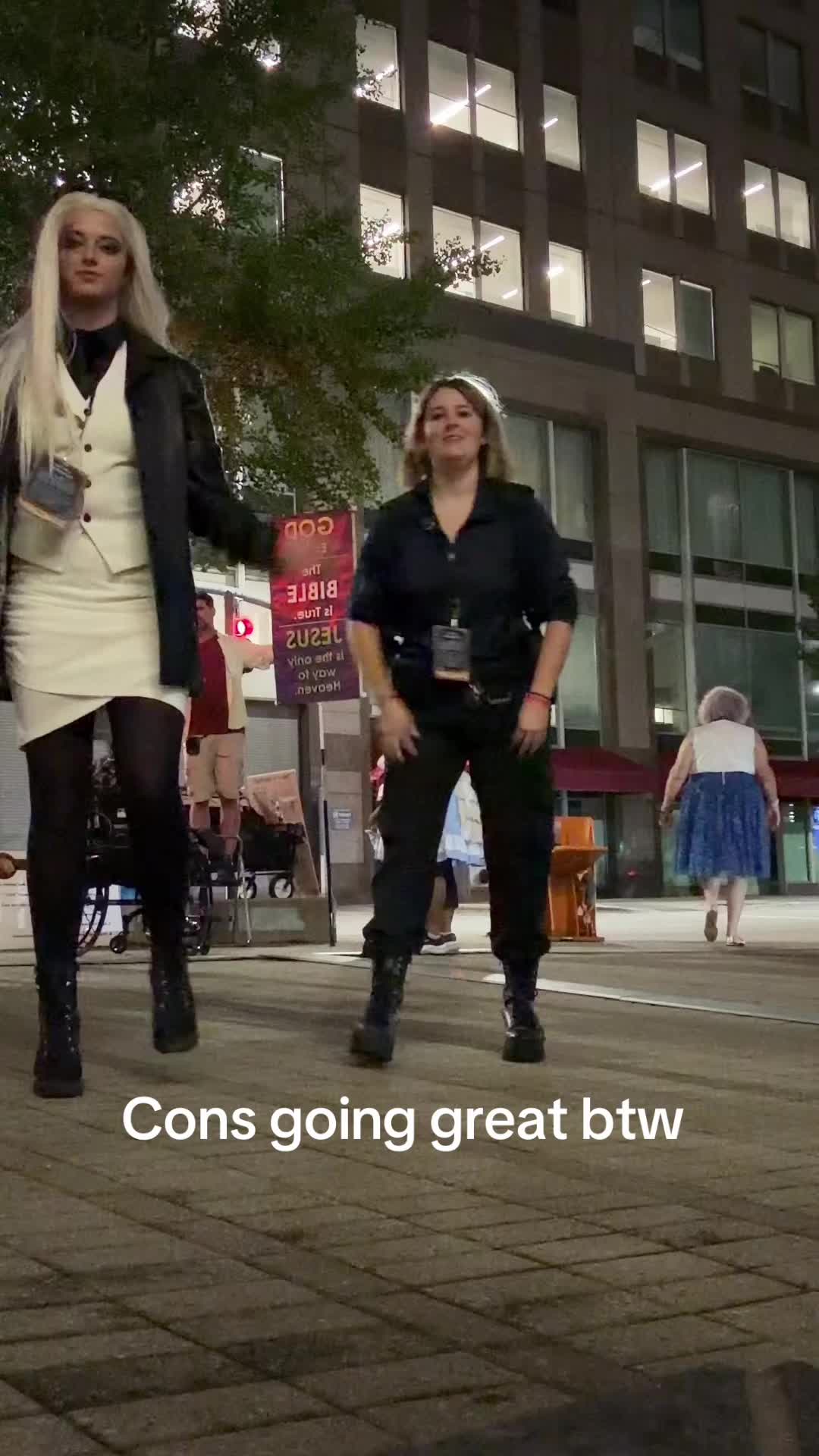 @Ariana/Ari