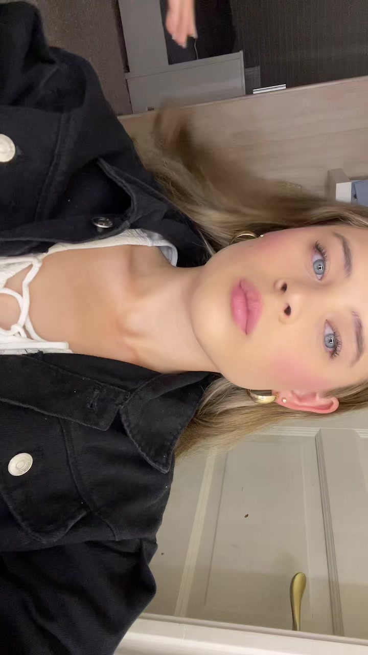 @Sophia🌟