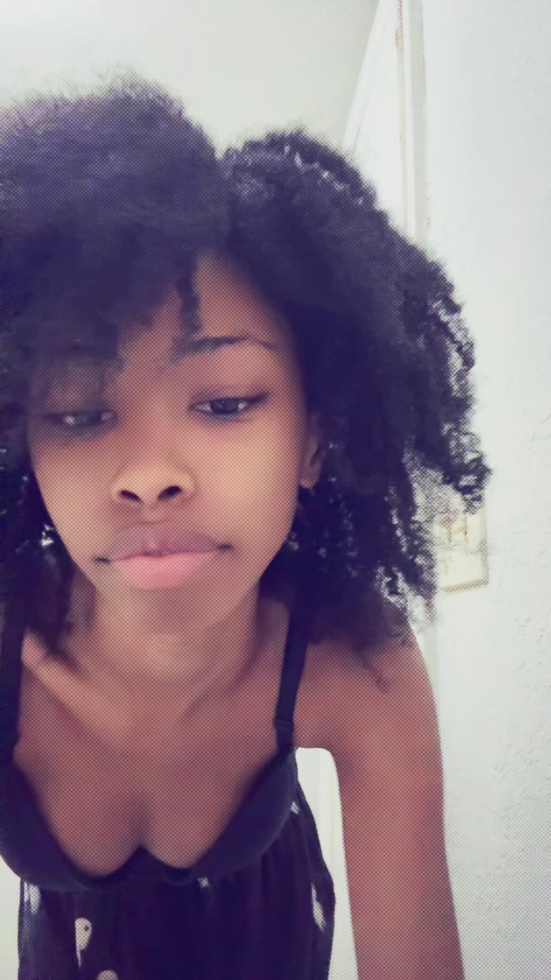 @rosebeez🌐