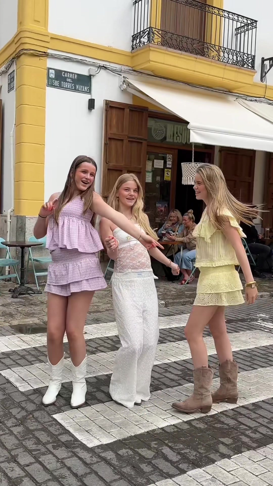 @Fashionomi