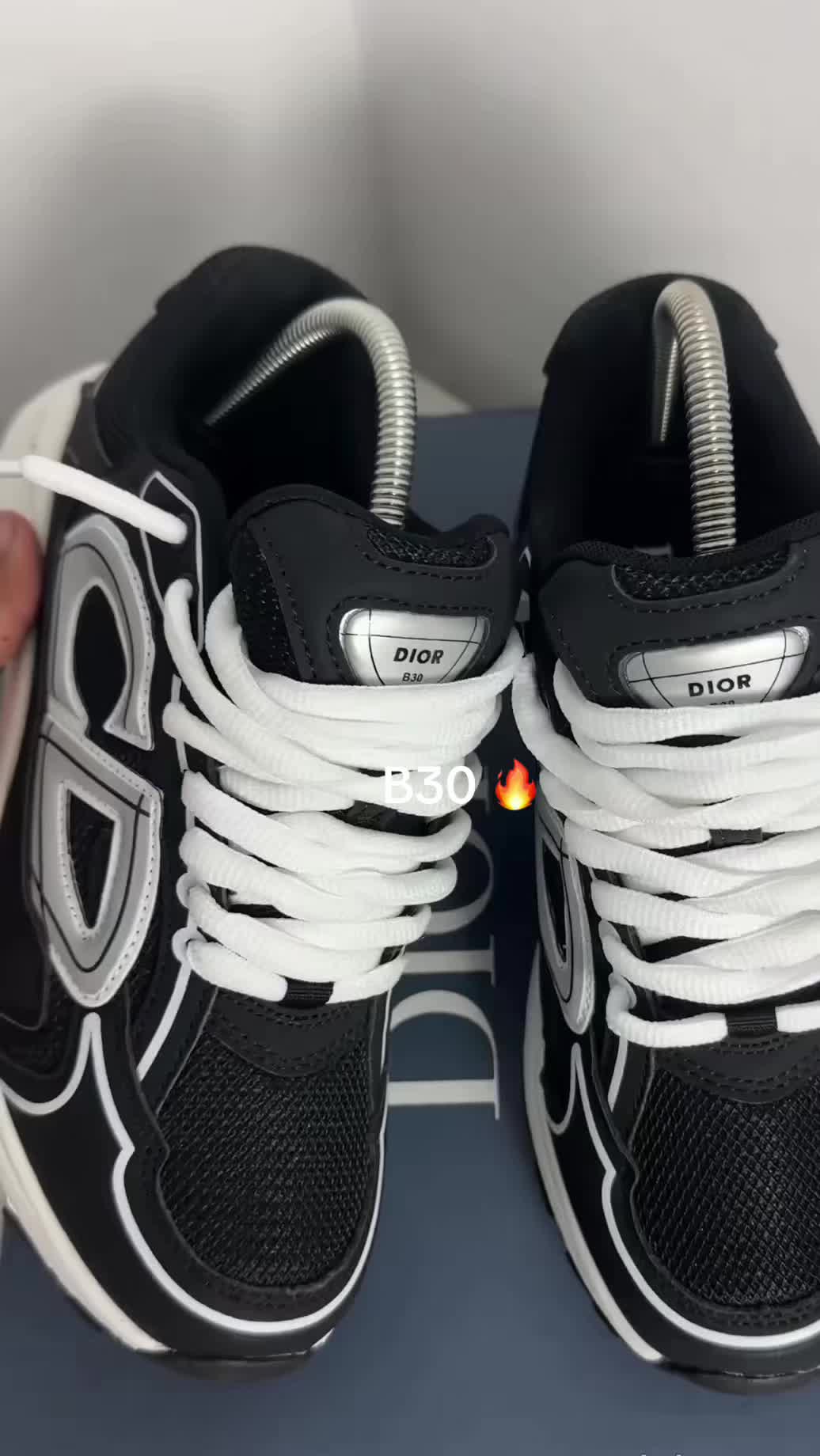 @Apex Sneakers