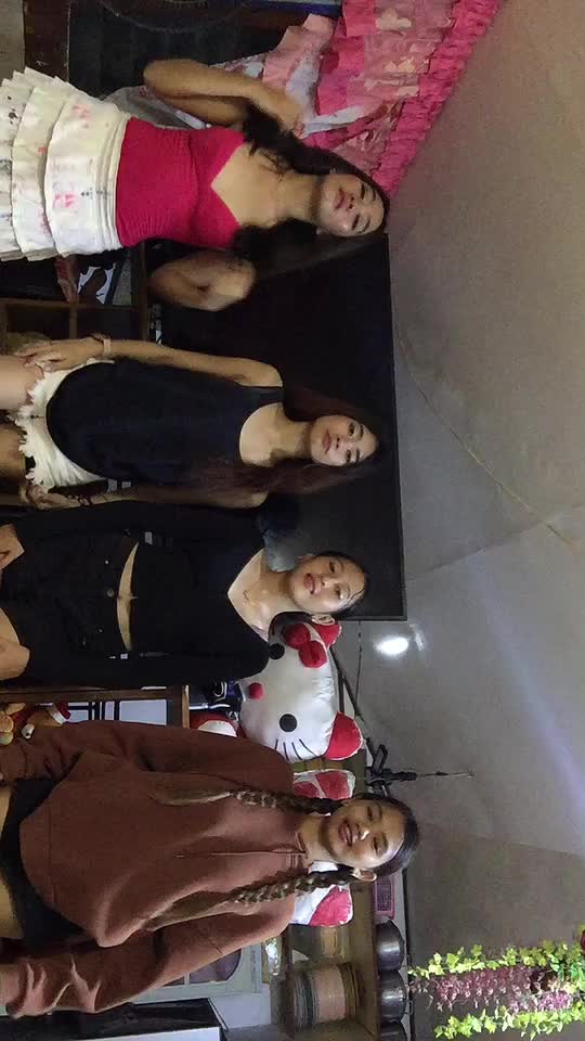 @👯♀️