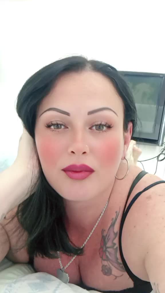 @ladeadelledee