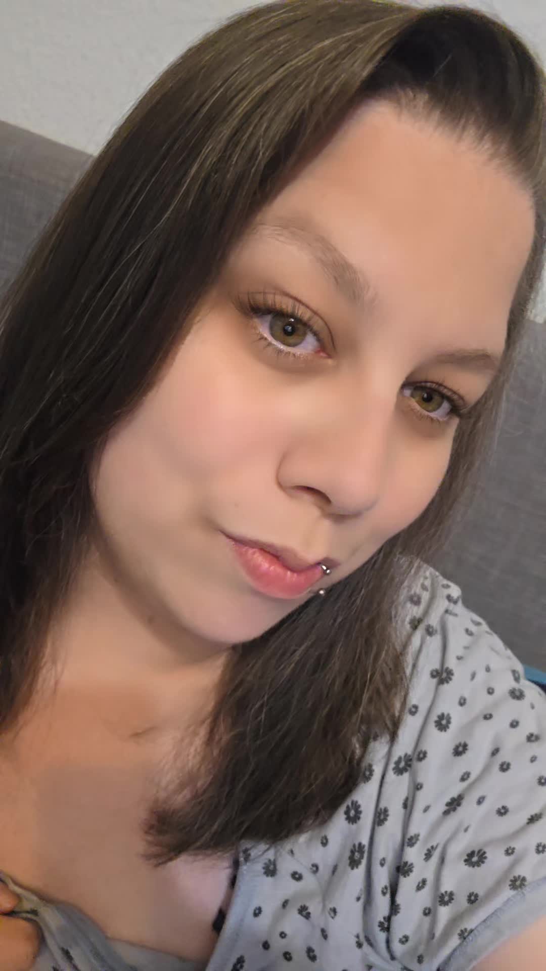 @Xx2fachmama34xX