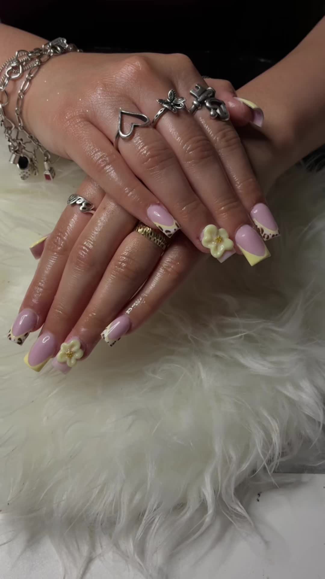 @manisbyzeze
