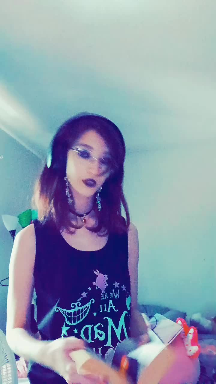 @Weird_hooman_thing666