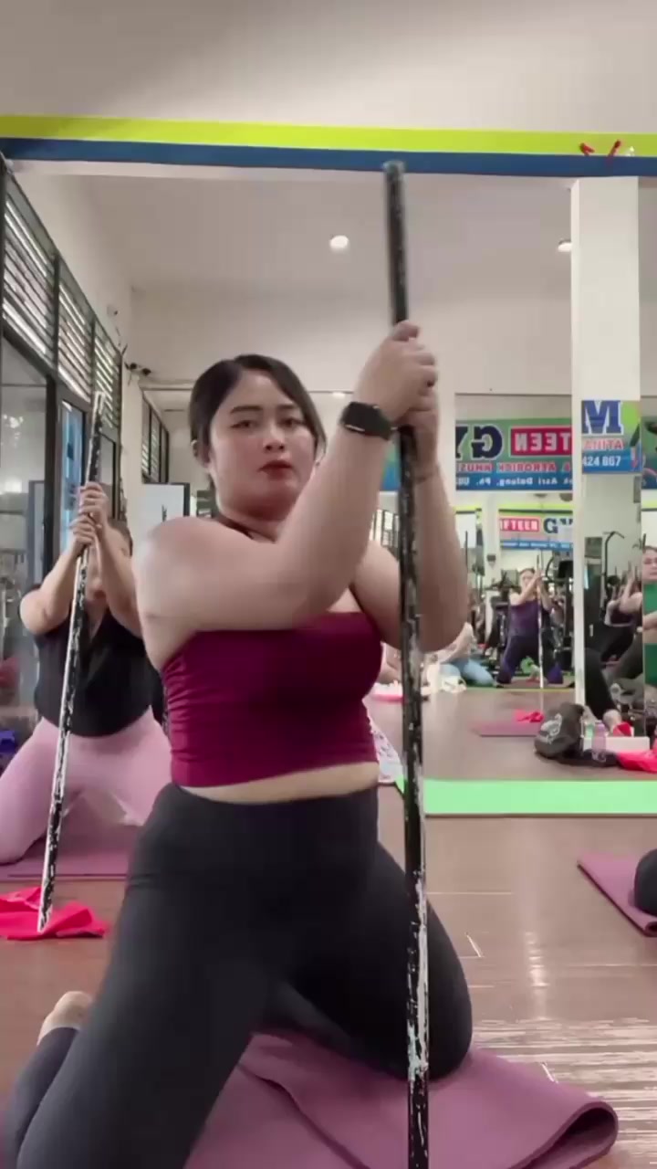 @hotmoms