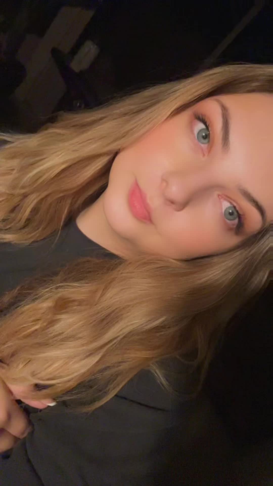 @CourtneyC23_