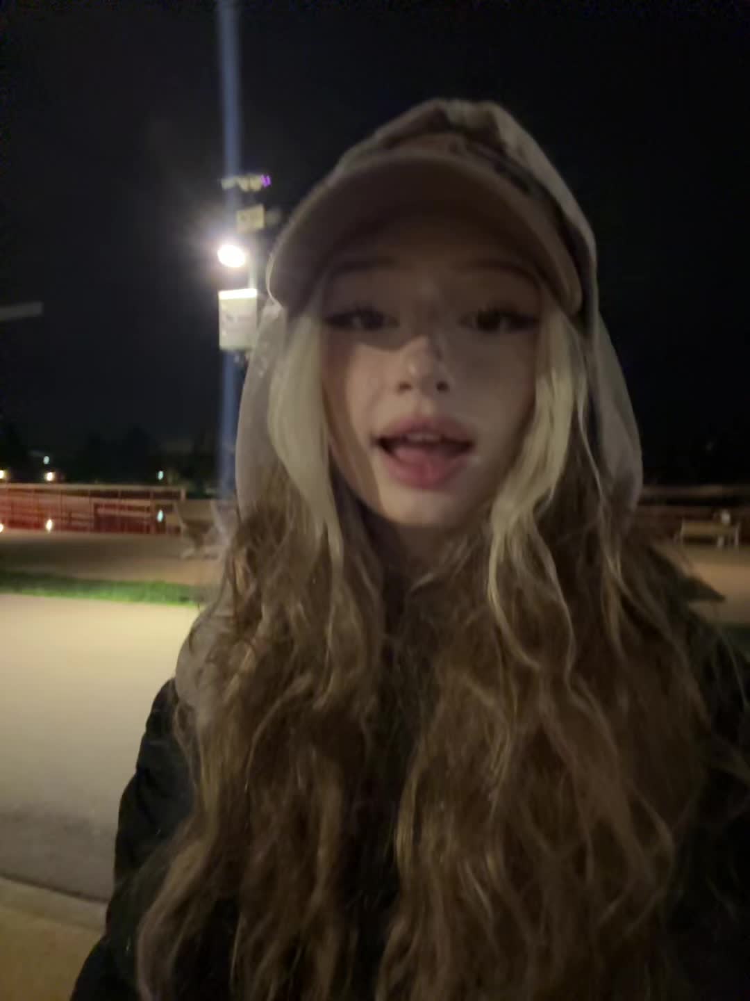 @Пчела