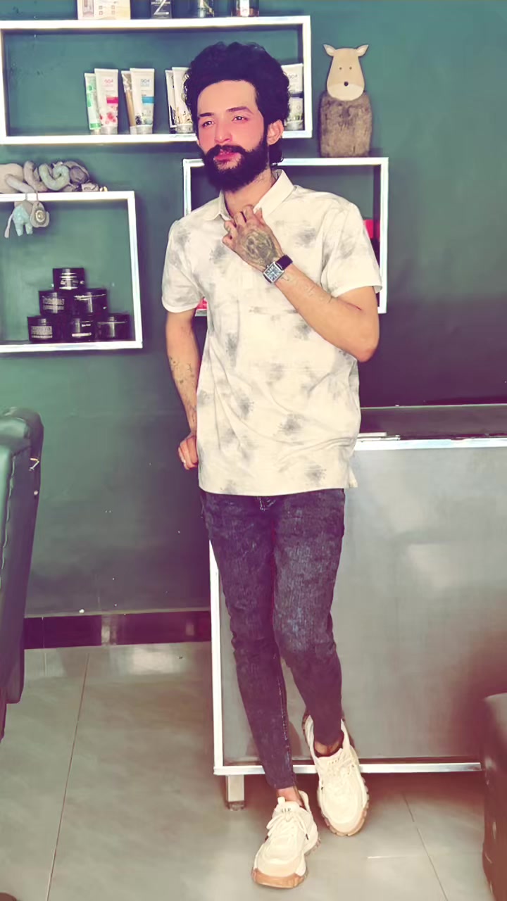 @ℒ𝒶𝒹𝒾 🧸