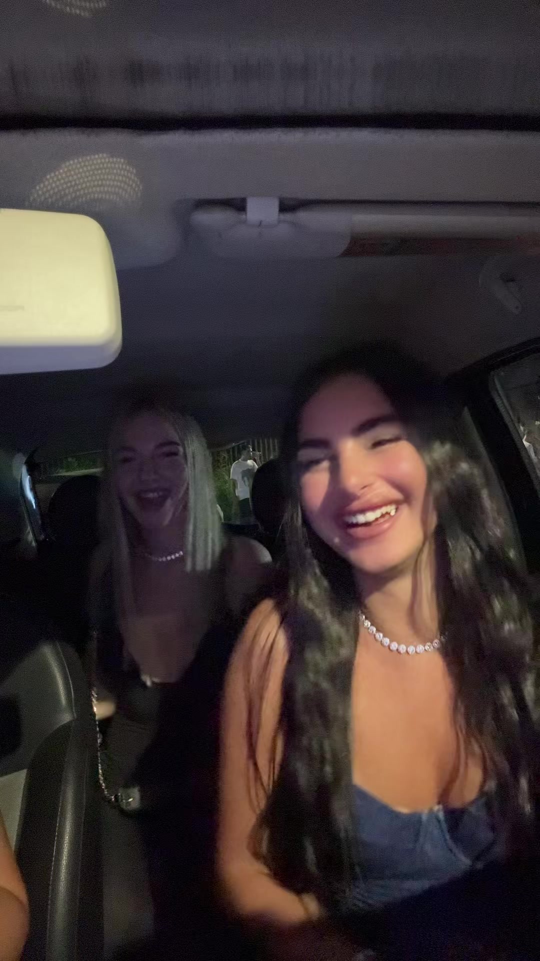 @𝐧𝐨𝐞𝐦𝐢