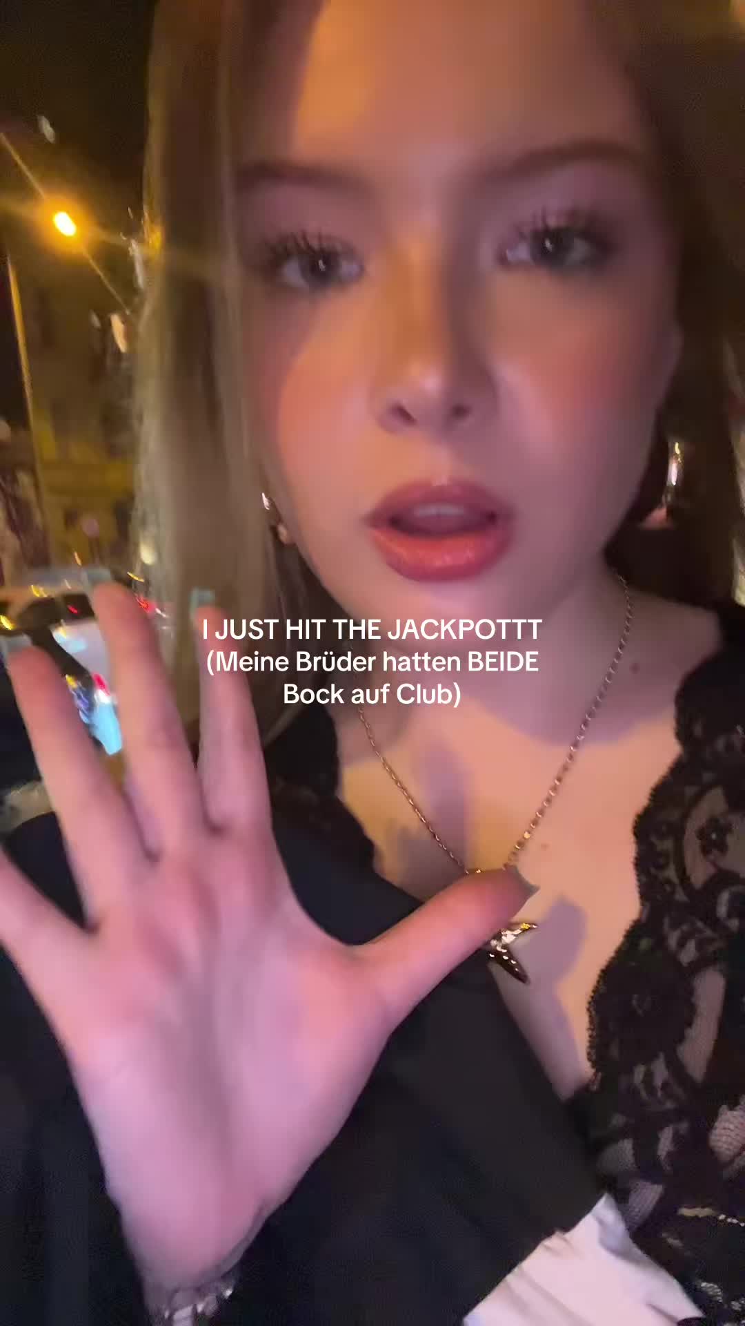 @👸