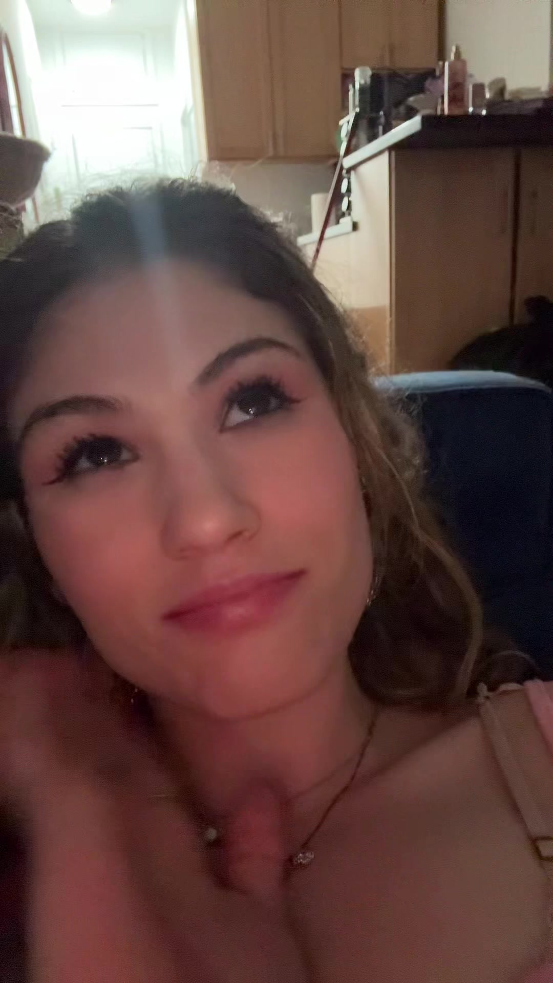 @Bella