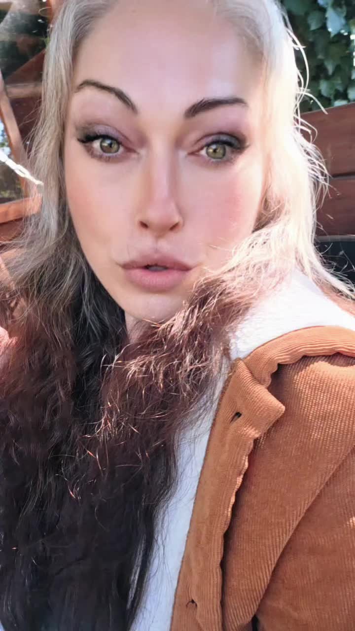 @🐺 LARA WOLF 🐺