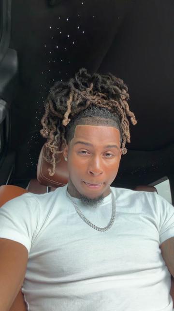 @sofamousjay_