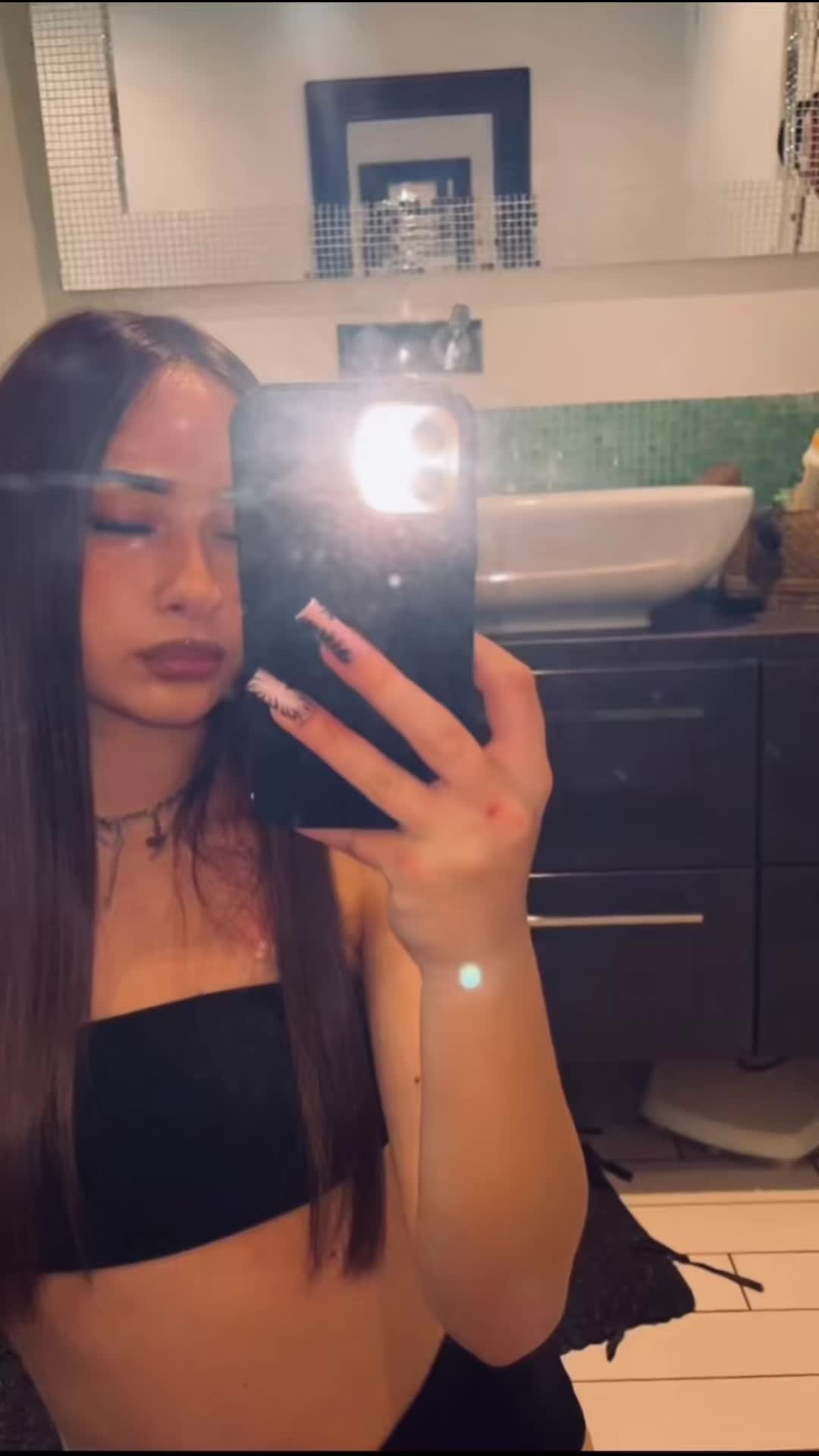 @_.eelena__