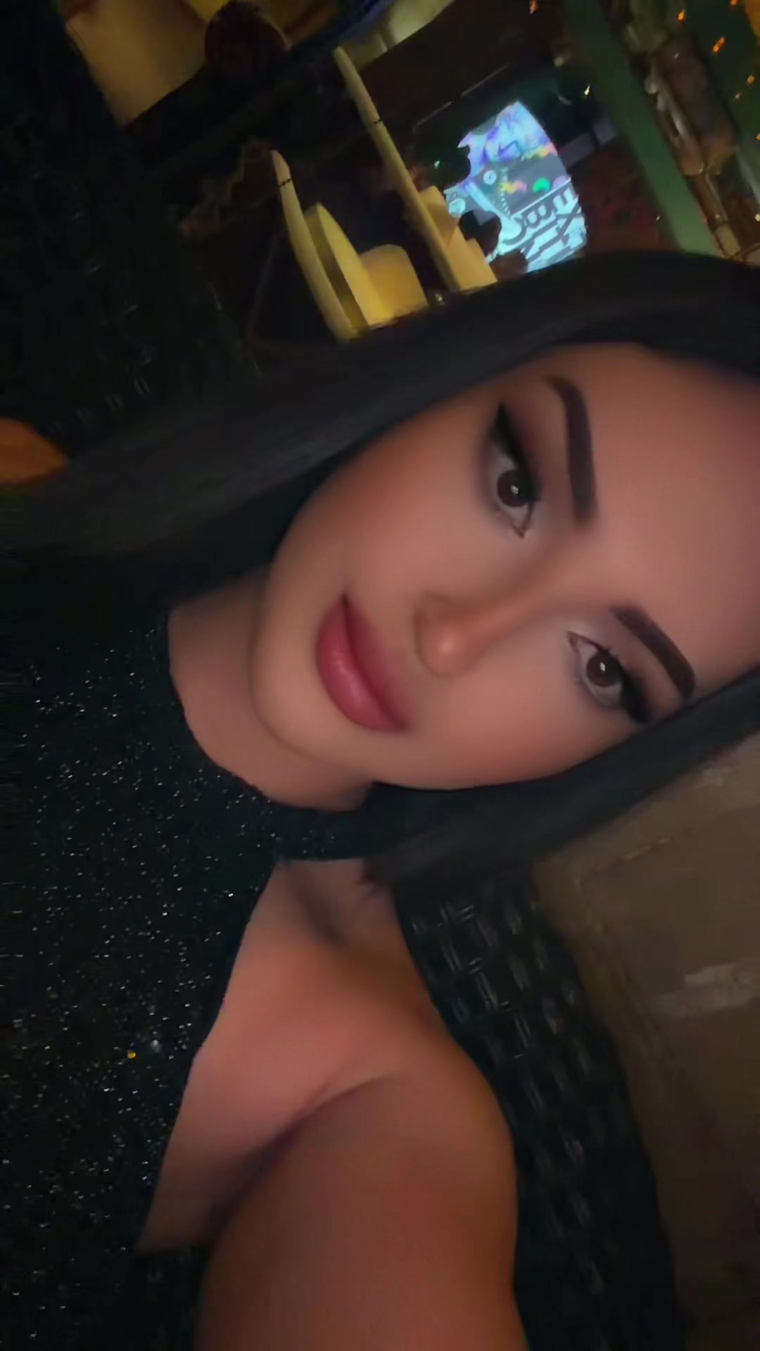 @Ava