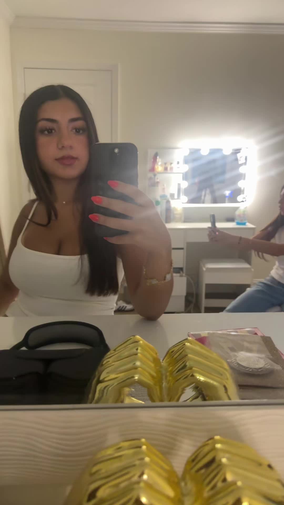 @Ava🥳
