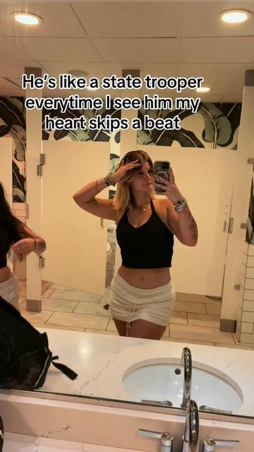 @𝐀𝐋𝐘𝐒𝐒𝐀 𝐎𝐔𝐓𝐃𝐎𝐎𝐑𝐒
