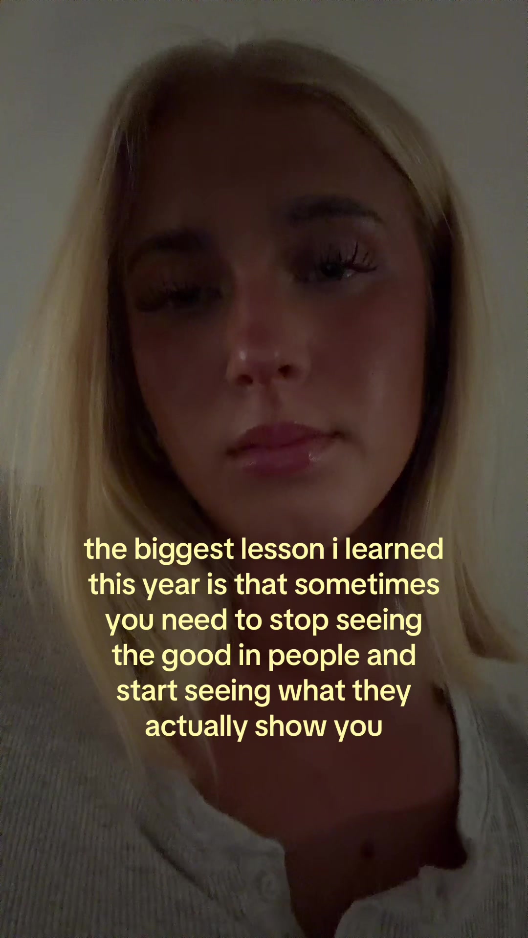 @theelliebarker